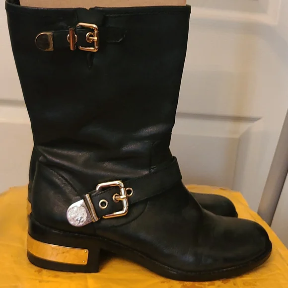 Black Vince Camuto Winchell Moto Boots - Picture 2 of 6